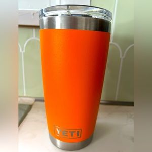 20 oz limited edition orange yeti with mag slid lid. Gently used